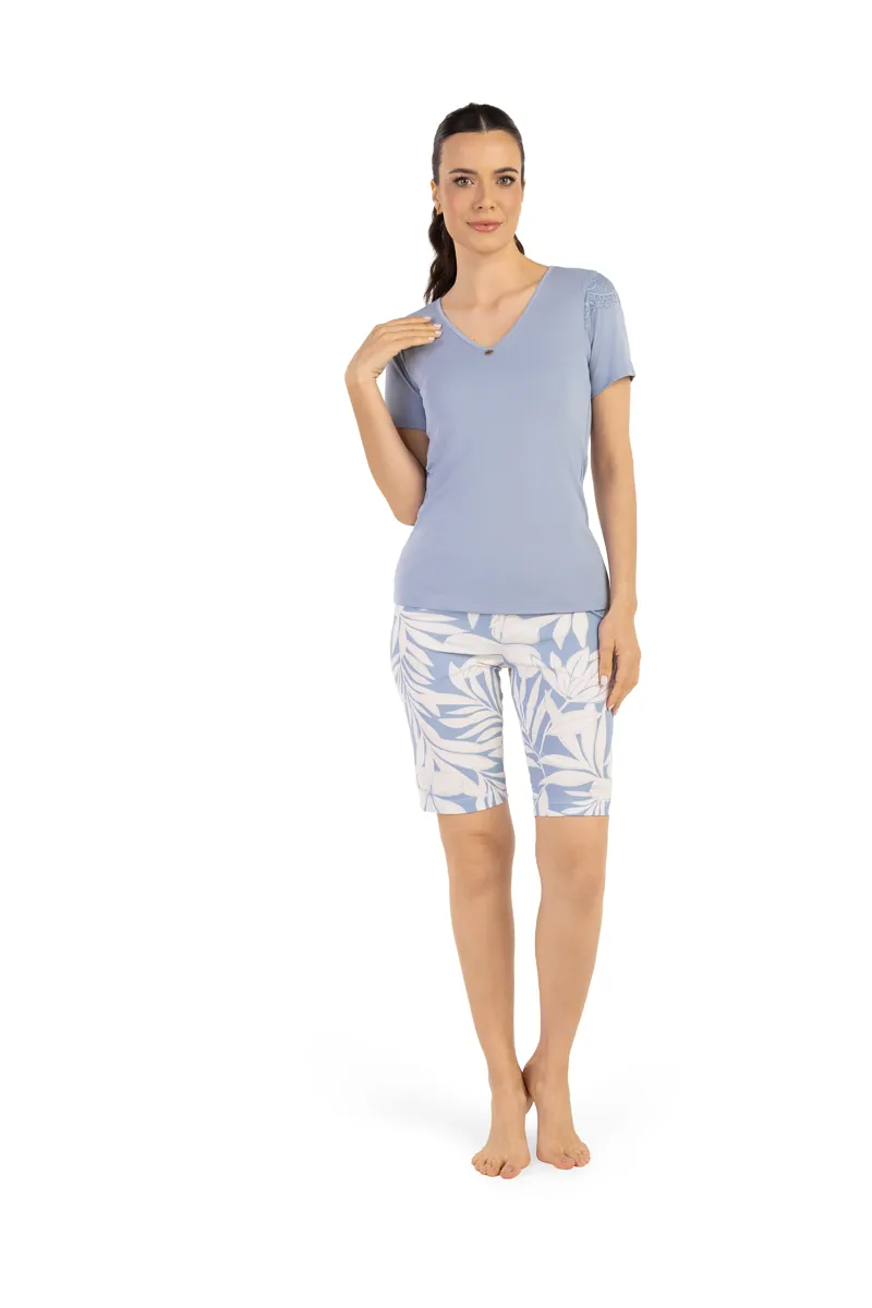 Conjunto azul com estampa de folhas